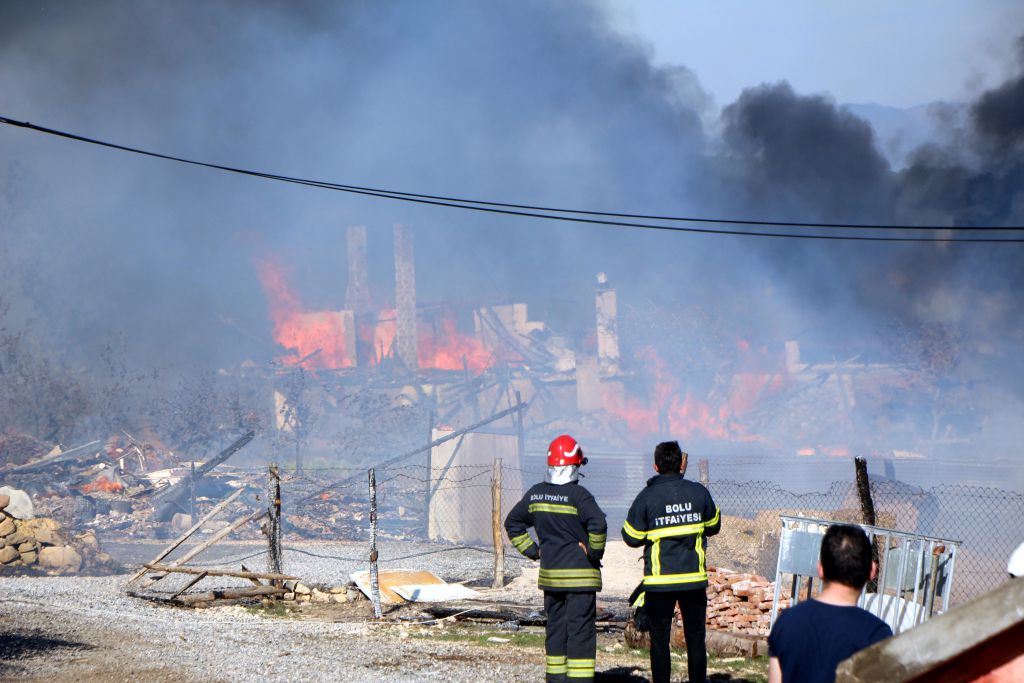 Kuzfındık Köyü yandı