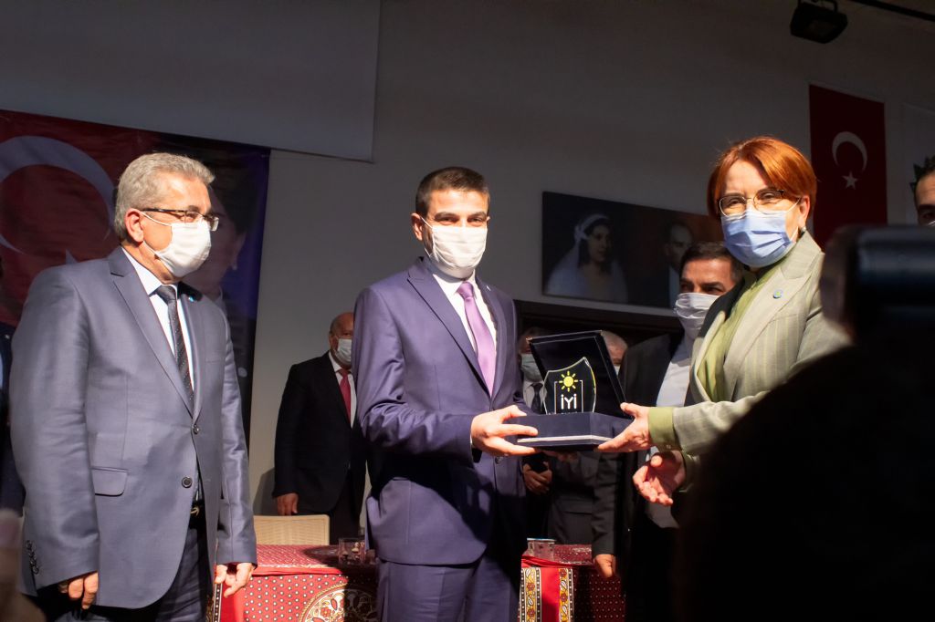 Türkiye gerçeğini sarayın gözüne sokacağız