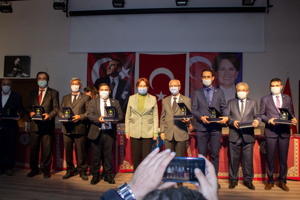 Türkiye gerçeğini sarayın gözüne sokacağız