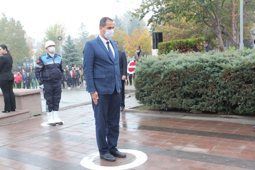 Başkan Özcan'ın saati 9'u çok geçti