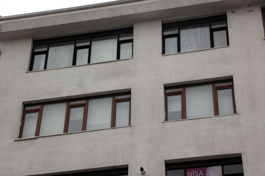 Evinde ölü bulundu