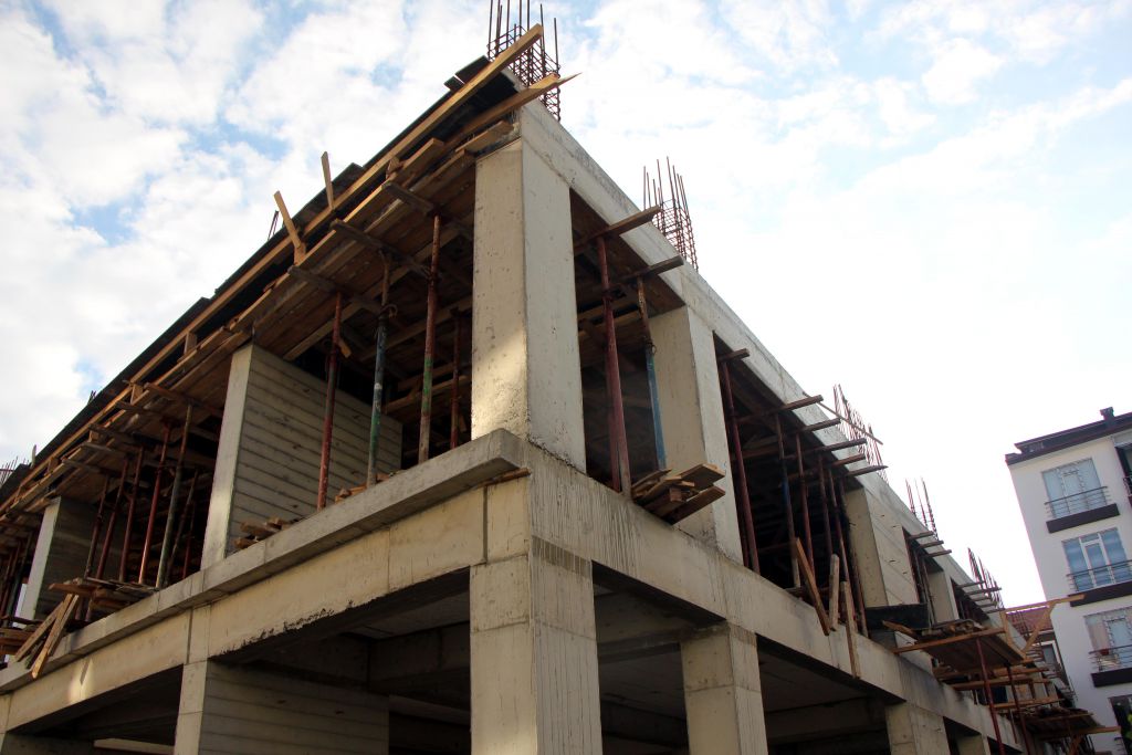 Hırsızını kendi eliyle yakaladı