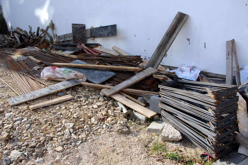 Hırsızını kendi eliyle yakaladı