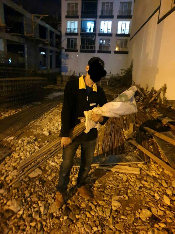 Hırsızını kendi eliyle yakaladı