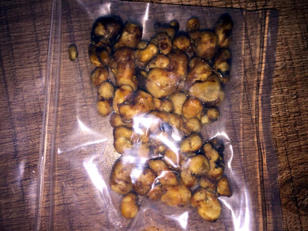 Kadın pompacı uyuşturucu satıcısı çıktı