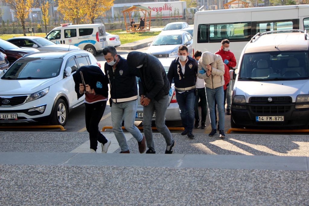 Kereste hırsızları yakalandı