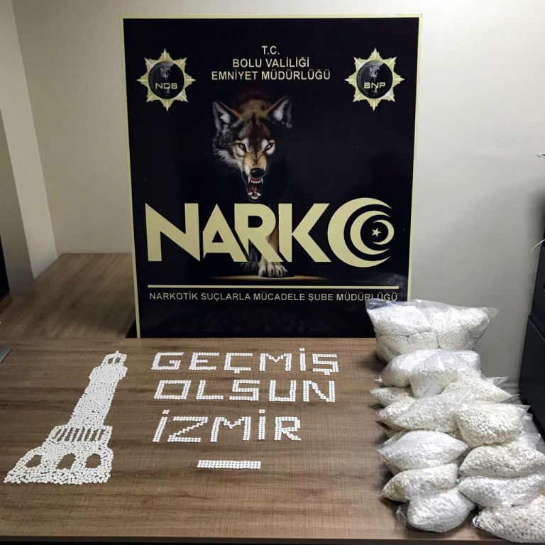 Uyuşturucu hapla anlamlı mesaj