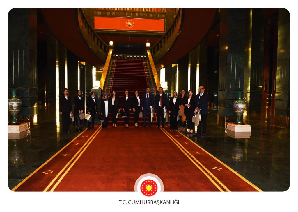 Yılın öğretmeni seçildi Emine Erdoğan tarafından külliyeye davet edildi