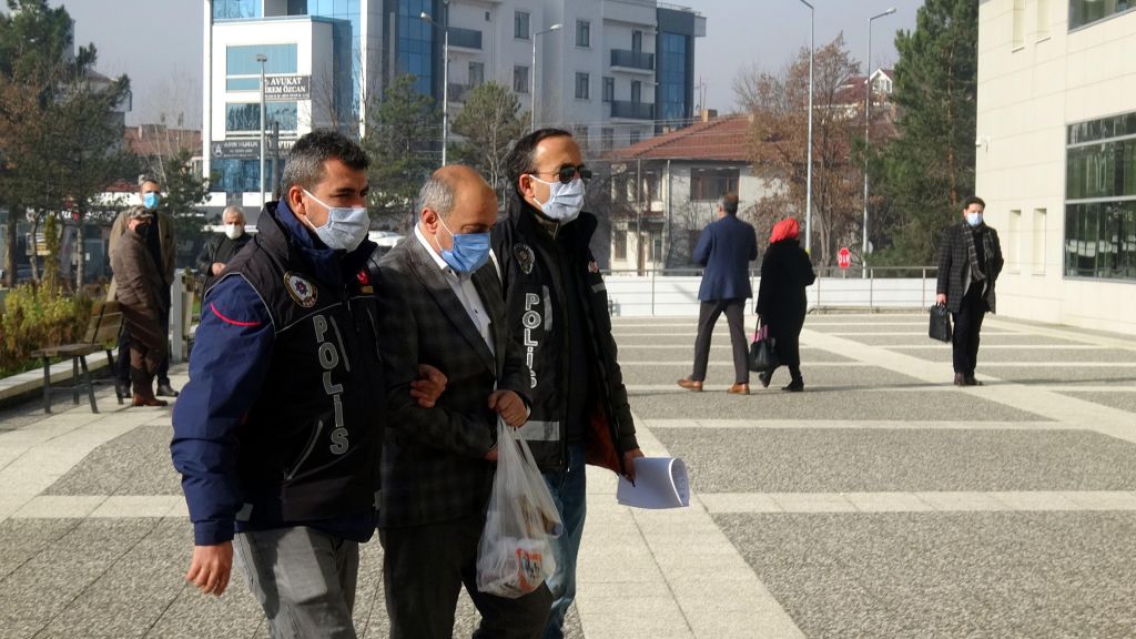 Emlakçı görünümlü uyuşturucu kuryesi