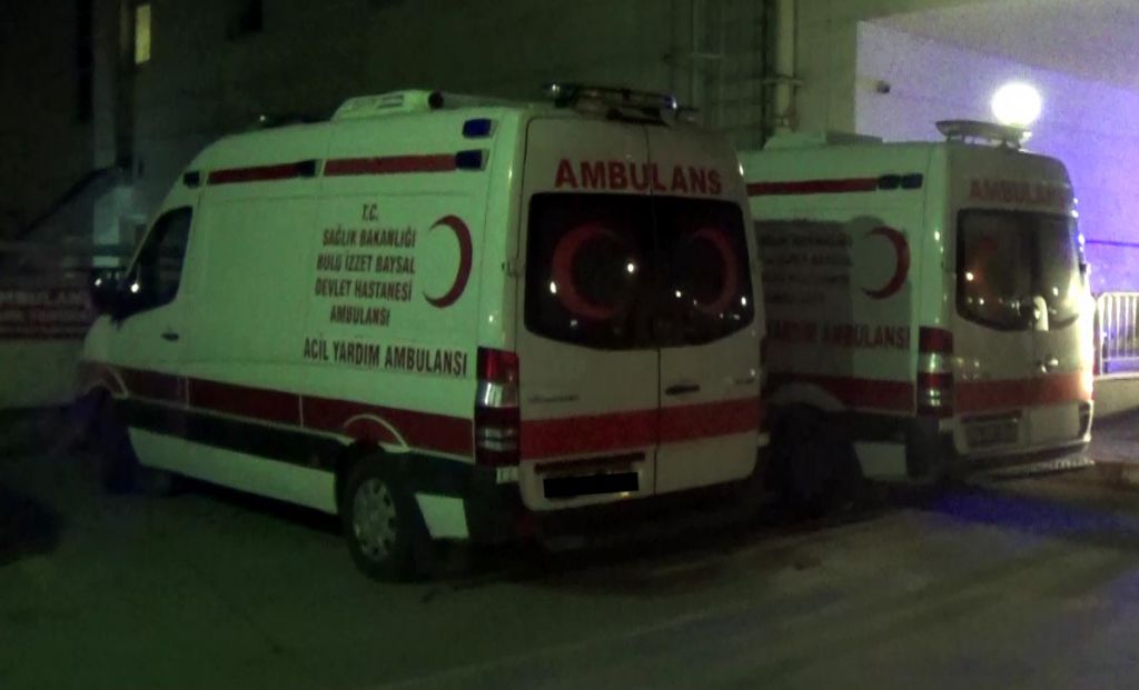 Sağlık ekibine kurşun yağdırdı