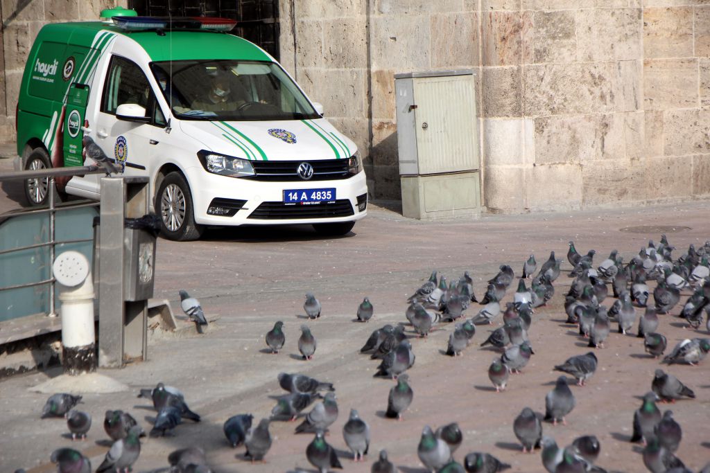 Sokağın sahiplerini unutmadılar