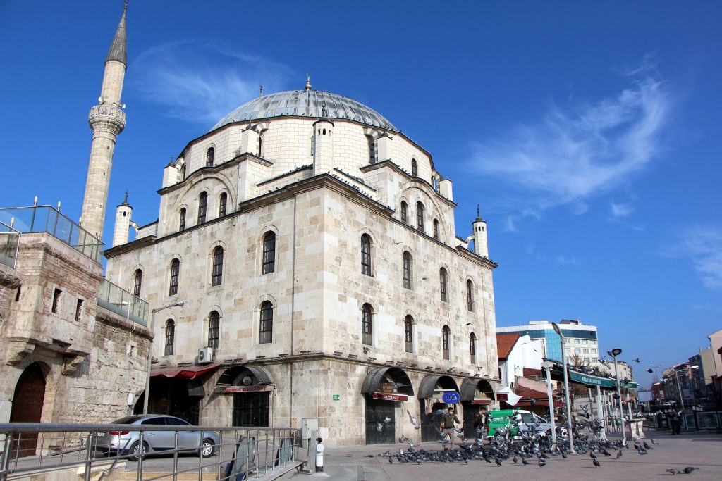 Sokağın sahiplerini unutmadılar