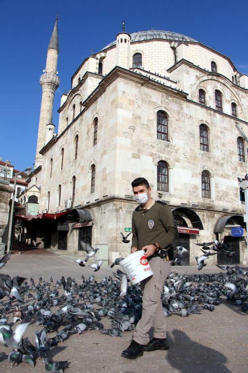 Sokağın sahiplerini unutmadılar
