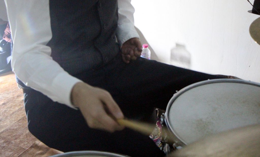 Tek kolu ile caz albümü çıkarttı