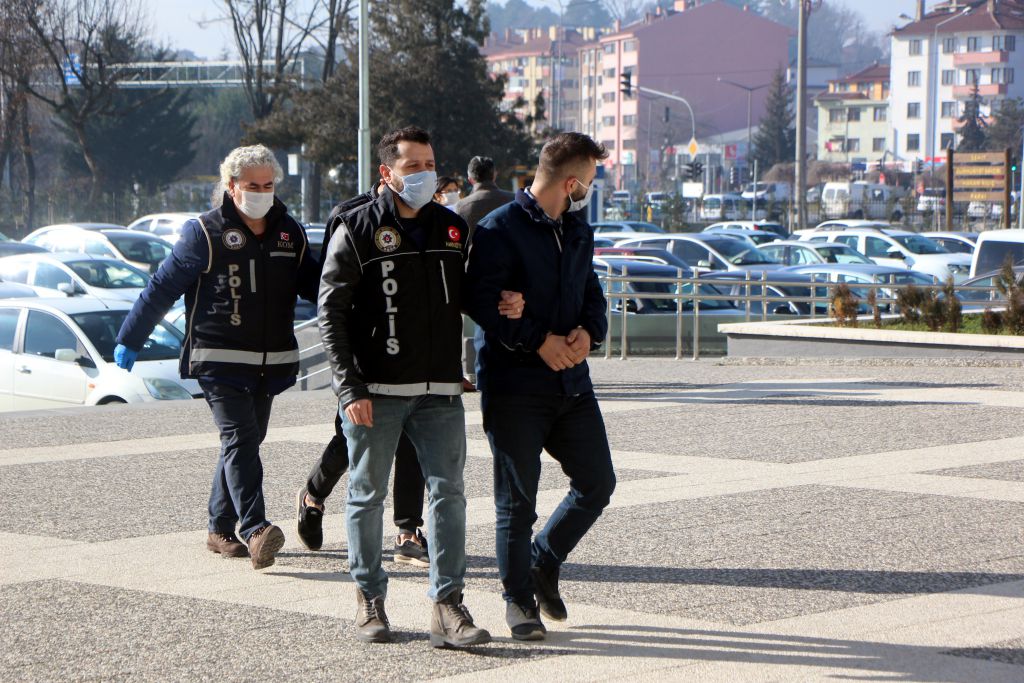 Zehiri parçalayıp bölüp saklamışlar