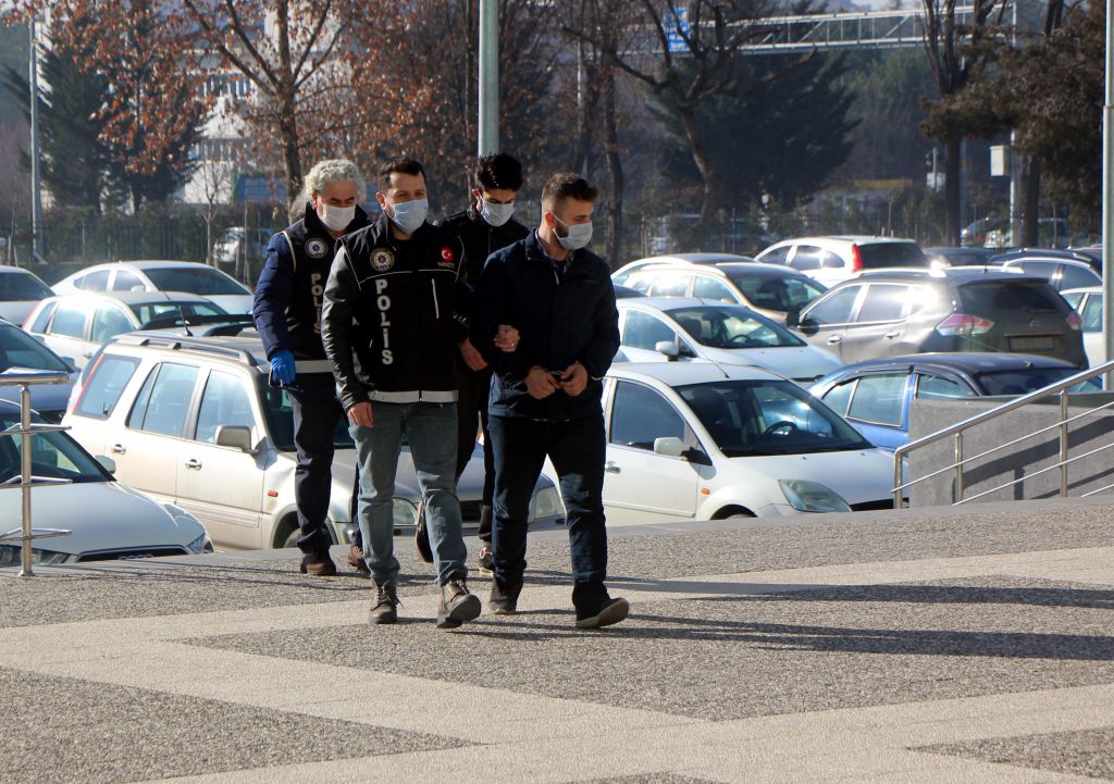 Zehiri parçalayıp bölüp saklamışlar