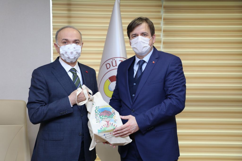 AK Parti grubu komşuya misafirliğe gitti