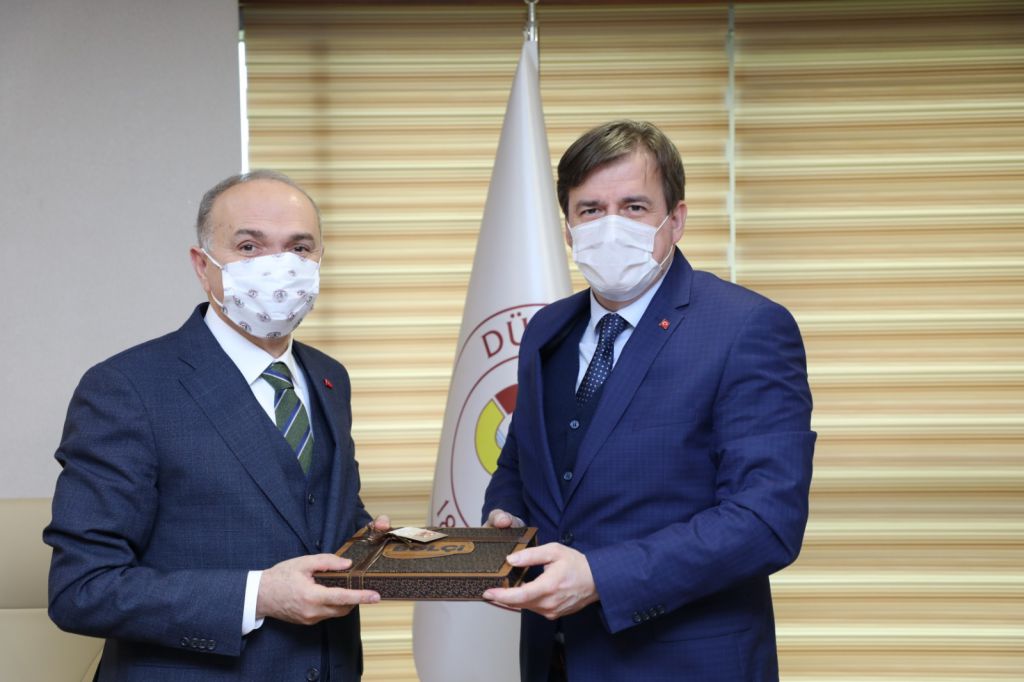 AK Parti grubu komşuya misafirliğe gitti