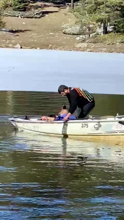 Buzları kıra kıra Lisa'yı kurtardılar