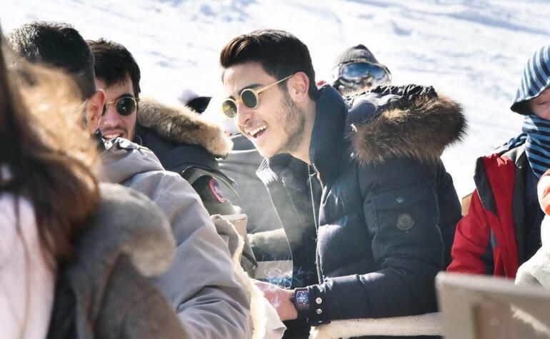 Kartal'a ünlü yağdı