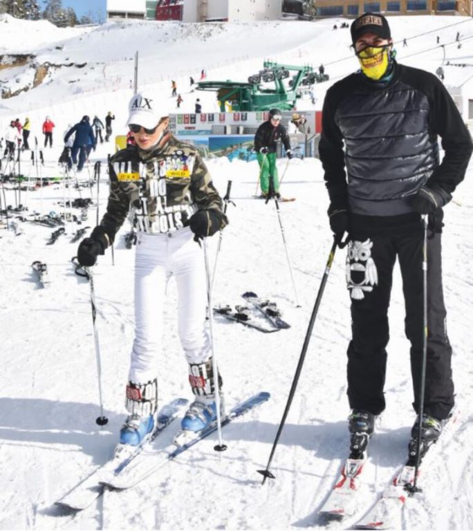 Kartal'a ünlü yağdı