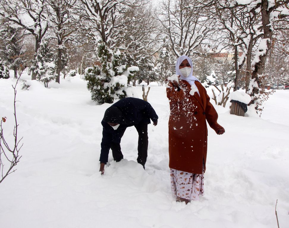 Somalili aile Bolu'da ilk defa karşılaştı