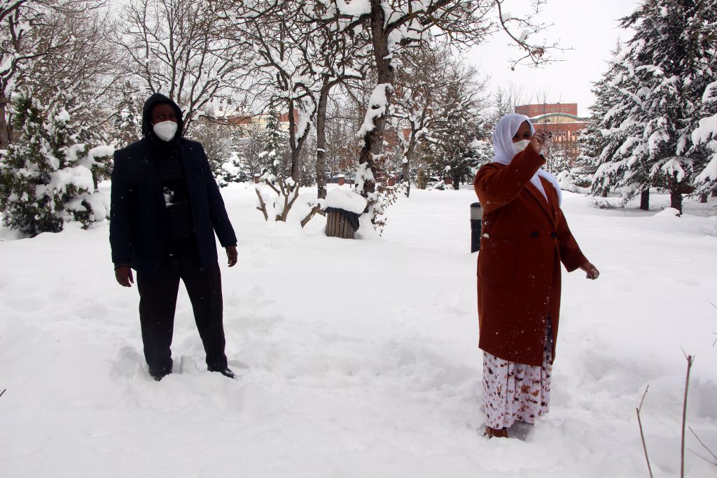 Somalili aile Bolu'da ilk defa karşılaştı