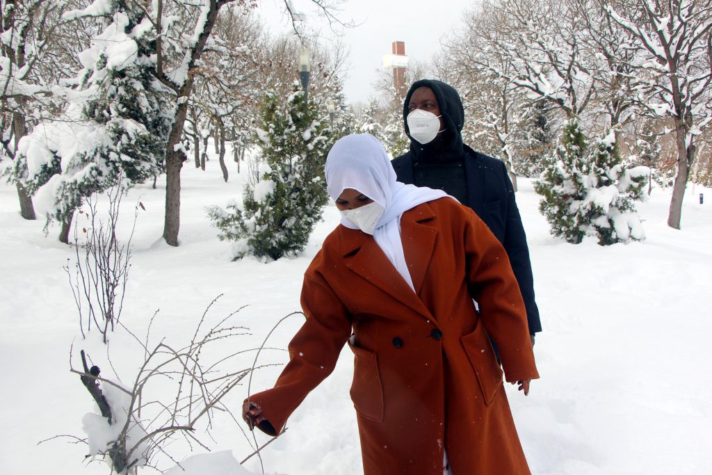 Somalili aile Bolu'da ilk defa karşılaştı
