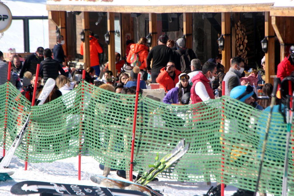 Yoğun kar yağışı Kartal'a yaradı