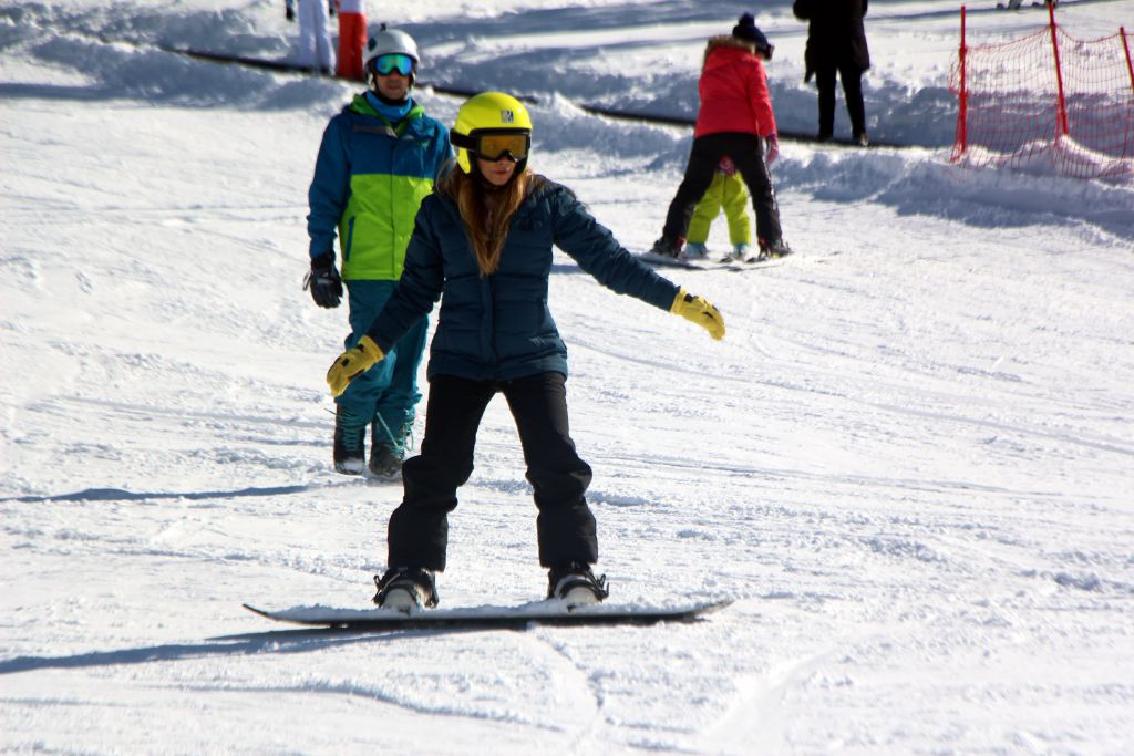 Yoğun kar yağışı Kartal'a yaradı