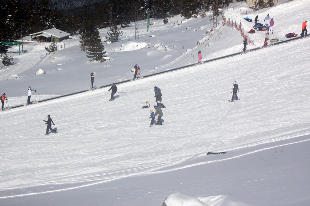 Yoğun kar yağışı Kartal'a yaradı