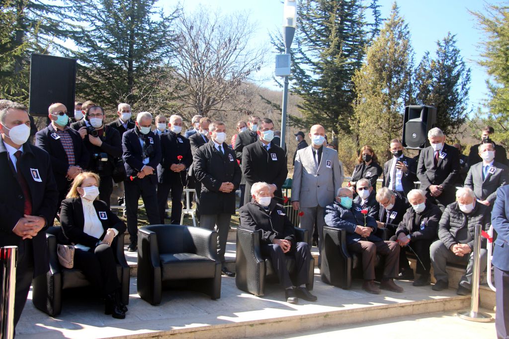 İzzet Baba mezarı başında anıldı