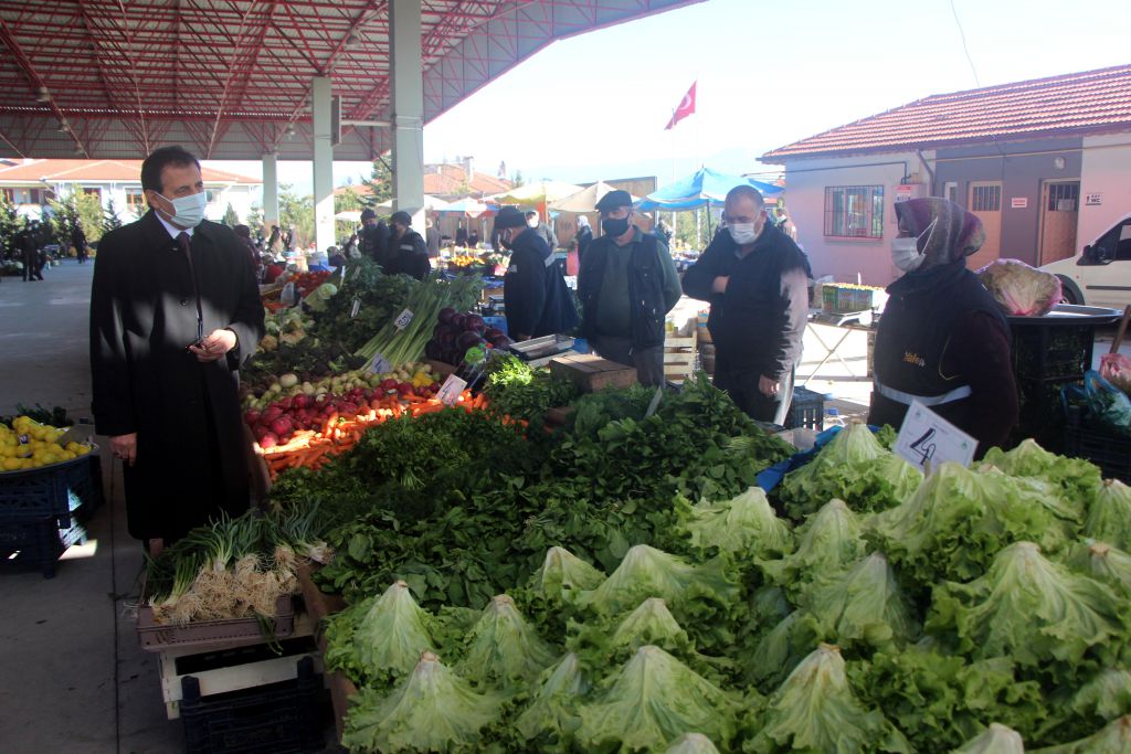 Pazar pazar gezip tedbirleri anlattı