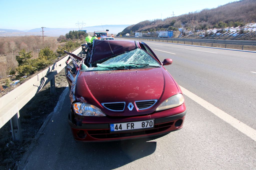 TIR'a arkadan çarptı