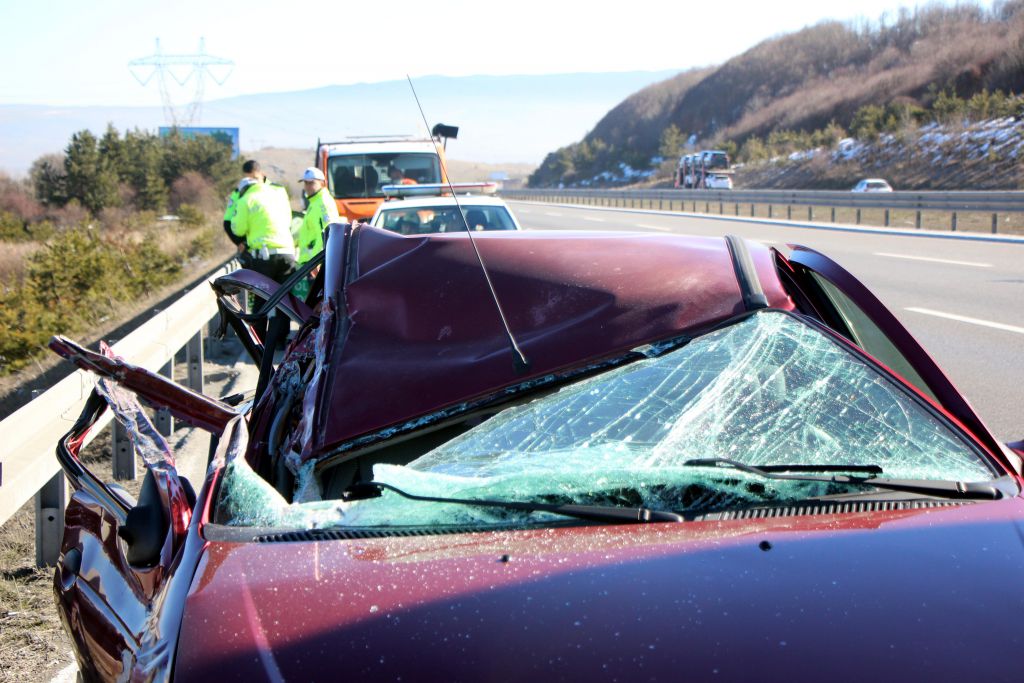 TIR'a arkadan çarptı