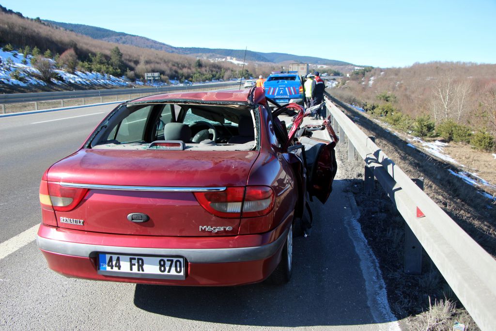 TIR'a arkadan çarptı