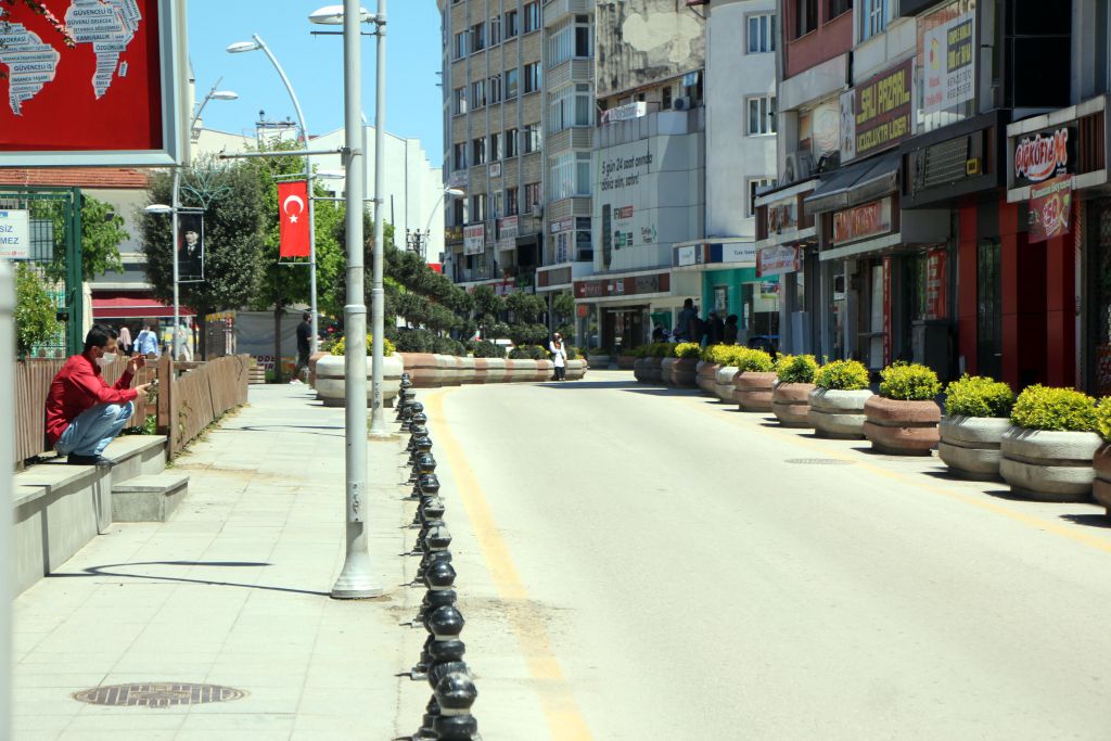 Bolu Valisi Ahmet Ümit: 