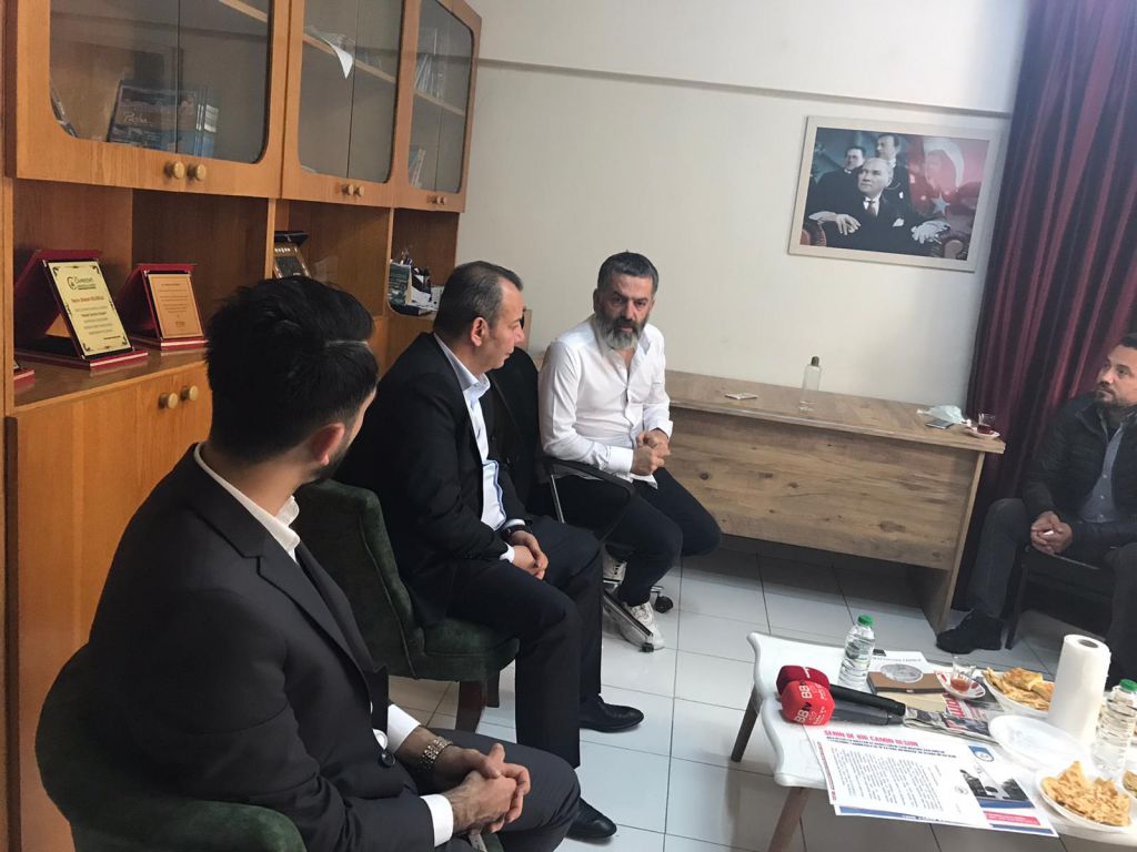 Cami'ye Cemiyet'ten 5 Bin Liralık Bağış