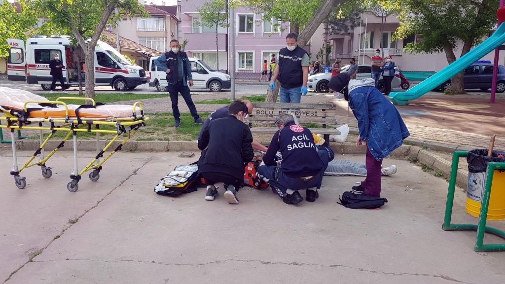 Dakikalarca kalp masajı yapılmasına rağmen kurtarılmadı