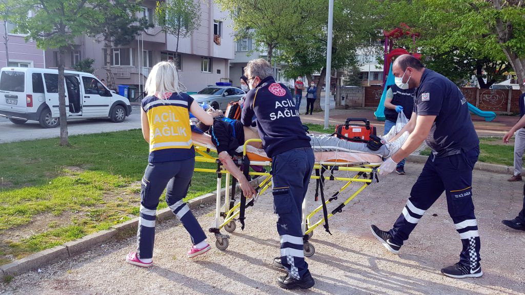 Dakikalarca kalp masajı yapılmasına rağmen kurtarılmadı