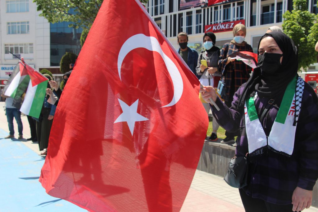 Dünya acılarımızı göz ardı ediyor