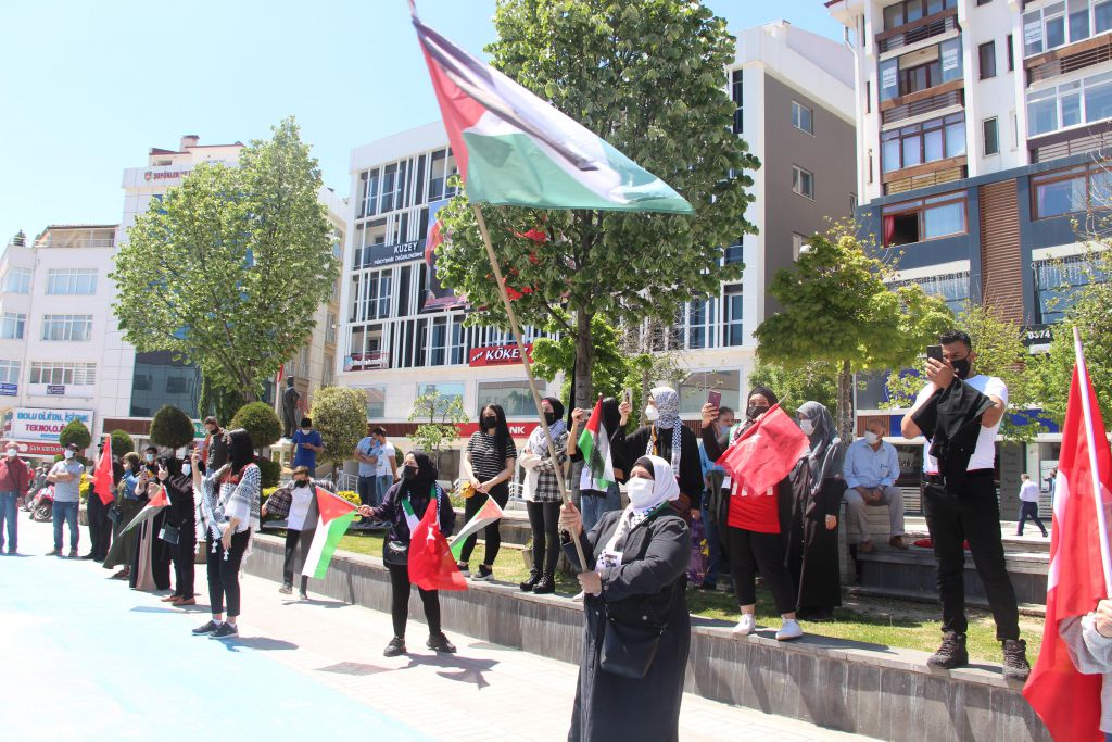 Dünya acılarımızı göz ardı ediyor