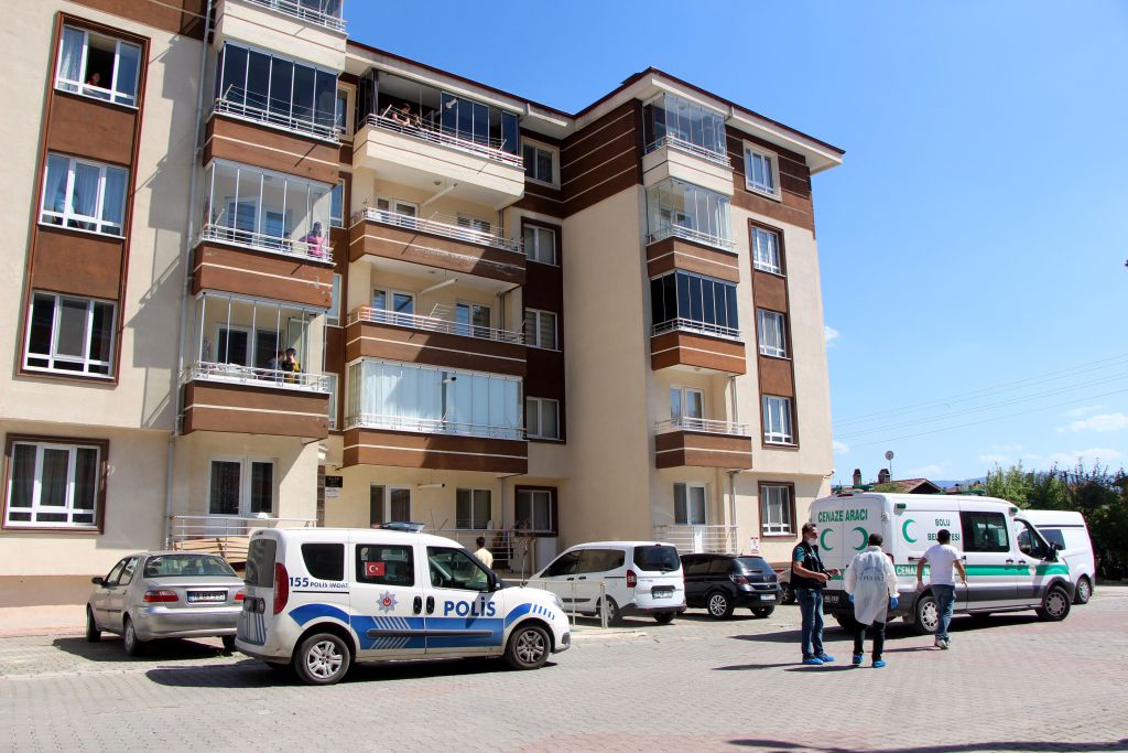 Evinde 1 hafta önce ölmüş