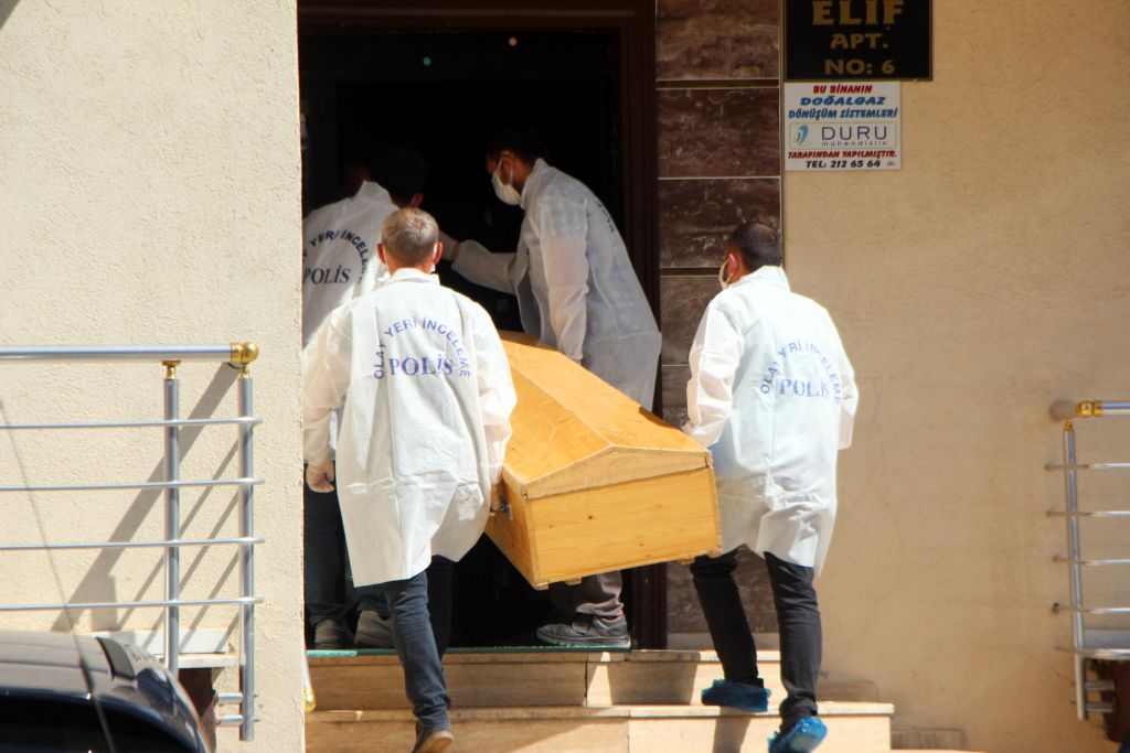 Evinde 1 hafta önce ölmüş