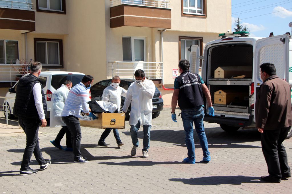 Evinde 1 hafta önce ölmüş