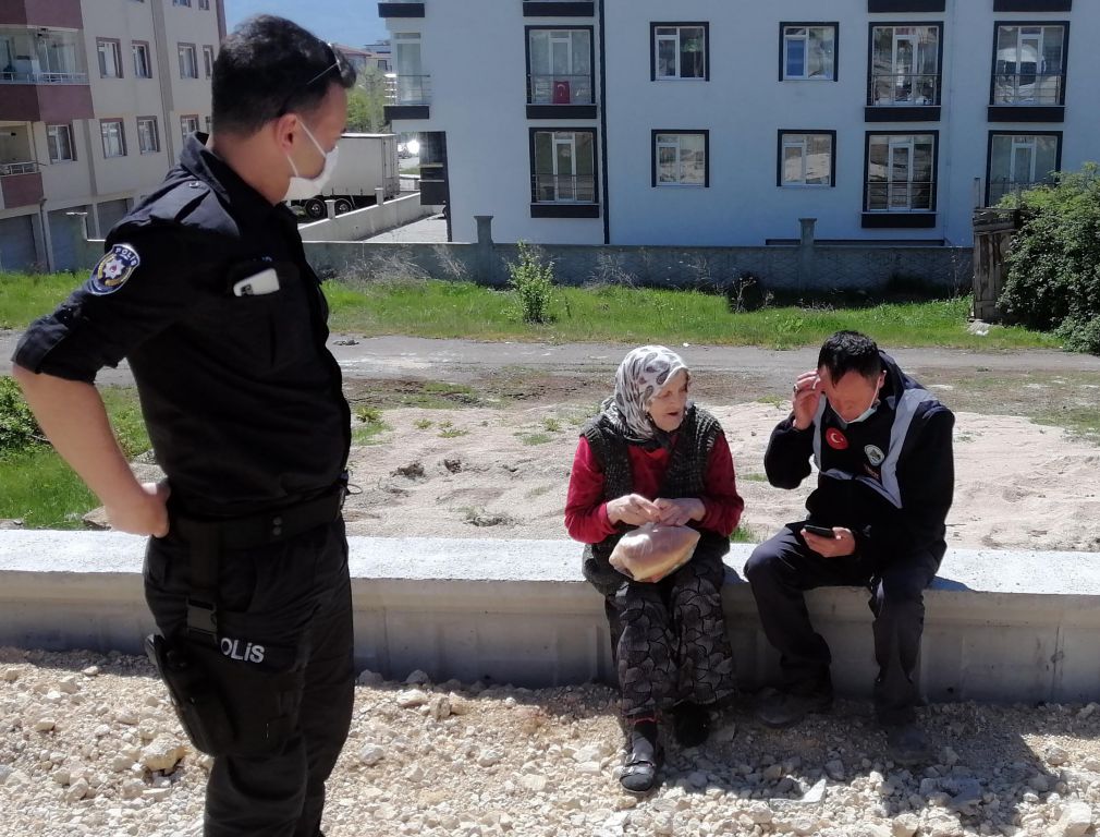 Havva Nine'nin imdadına polis yetişti