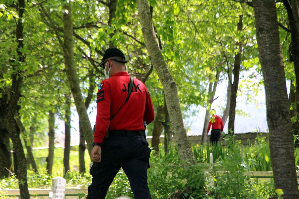 Helallik istedi sonra da ortadan kayboldu.