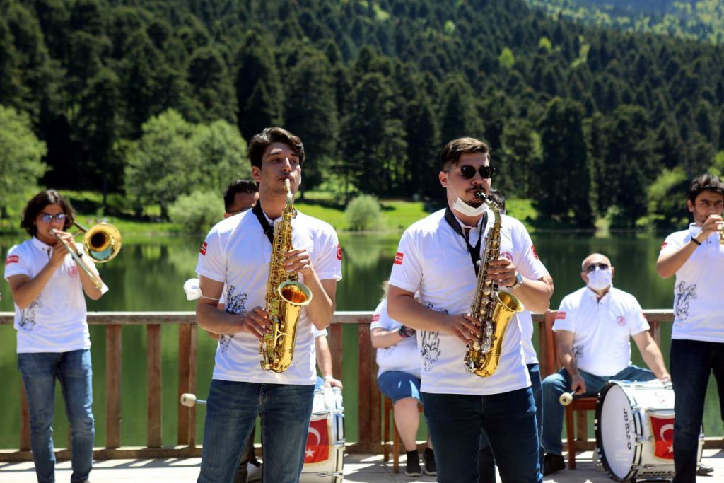 Konser renkli görüntülere sahne oldu