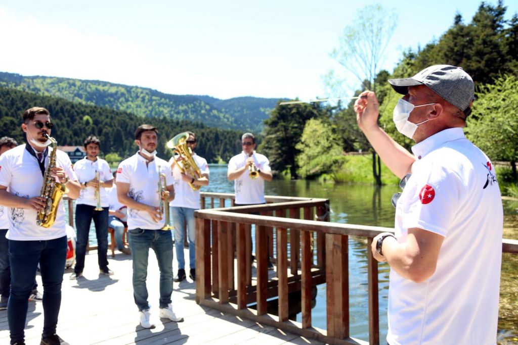 Konser renkli görüntülere sahne oldu