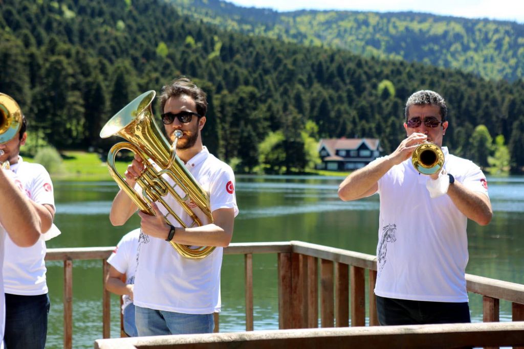 Konser renkli görüntülere sahne oldu